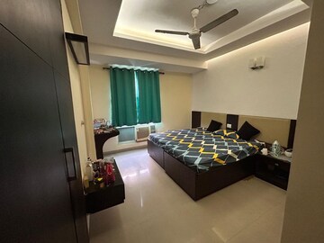 Master Bedroom in 3 BHK Builder Floor at Sector 15 – for Rent