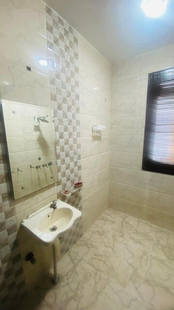 Bathroom in 2 BHK Builder Floor at RWA Apartments Sector 52, Sector 52 – for Rent