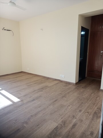 Room in 3.5 BHK Apartment at The 3C Lotus Panache, Sector 110 – for Rent