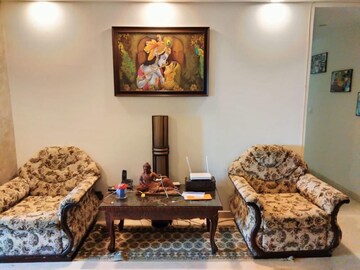 Bedroom in 3.5 BHK Builder Floor at Green Park – for Rent
