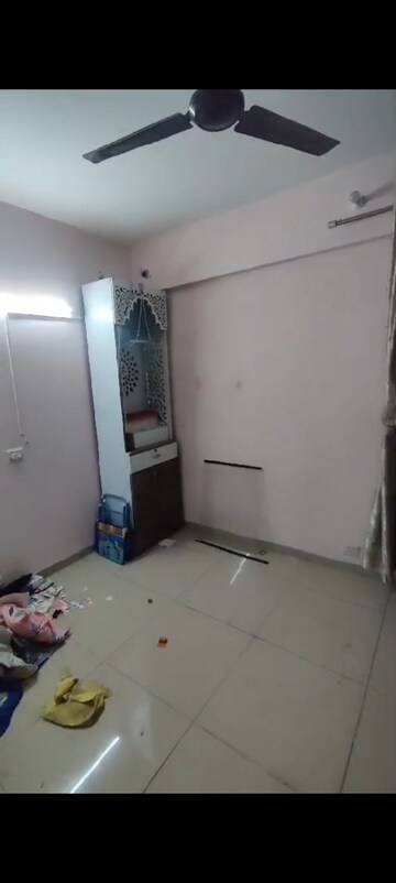 Room in 2 BHK Apartment at Wave Dream Homes, Wave City – for Rent