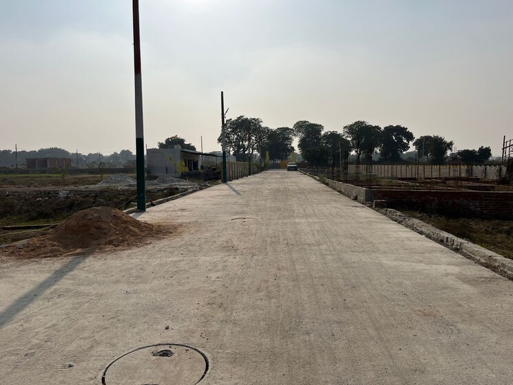 undefined, upsidc site b  101 Sq.Yd. Plot In Upsidc Site B Greater Noida 8066184