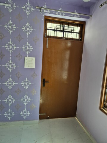 Room in 2 BHK Independent House at Jankipuram – for Rent