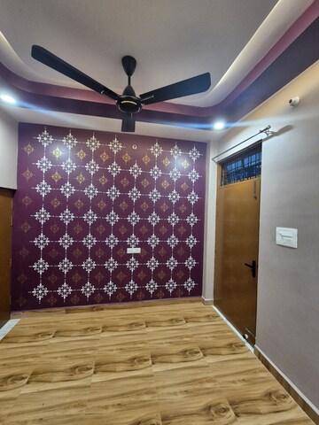 Bedroom in 2 BHK Independent House at Jankipuram – for Rent