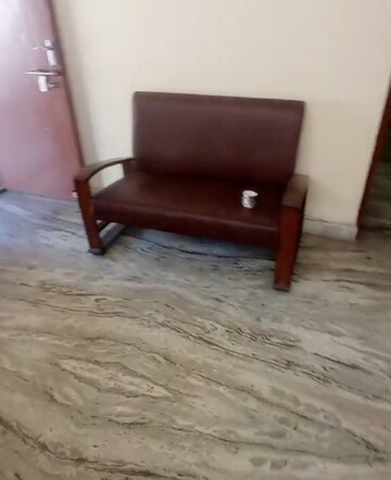 Room in 1 BHK Villa at Aliganj – for Rent