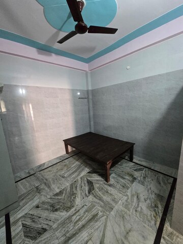 Bedroom in 1.5 BHK Builder Floor at Aliganj – for Rent
