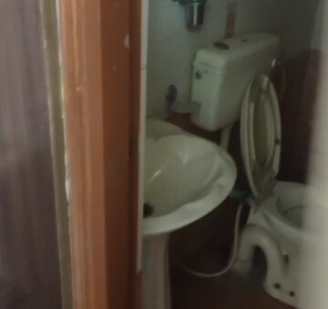 Bathroom in 1 BHK Villa at Aliganj – for Rent