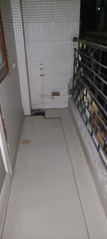 Balcony in 2.5 BHK Builder Floor at Mayur Vihar Phase 1 Extension – for Rent