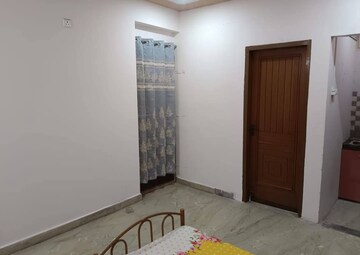 Bedroom in 2.5 BHK Builder Floor at Mayur Vihar Phase 1 Extension – for Rent