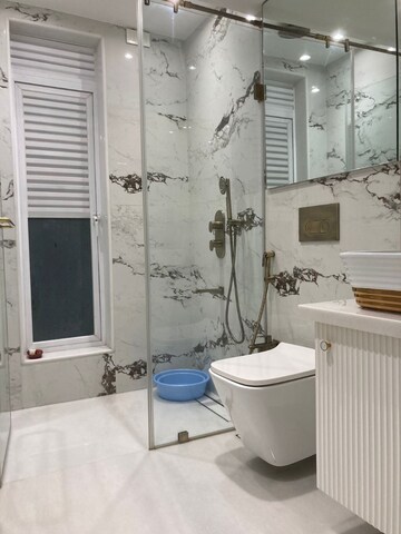 Bathroom in 2 BHK Apartment at Lakhani Signature, Pali Hill – for Sale