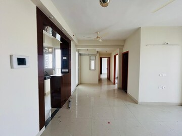 Room in 3 BHK Apartment at Tata Eureka Park, Sector 150 – for Rent