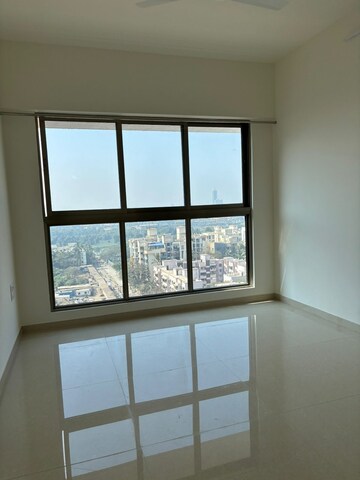 Room in 4 BHK Apartment at Rajesh Raj Infinia, Malad West – for Rent