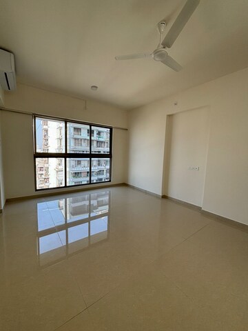 Room in 4 BHK Apartment at Rajesh Raj Infinia, Malad West – for Rent