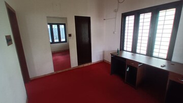 Room in  Office Space at Vyttila – for Rent