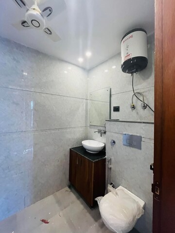 Attached Bathroom in 3 BHK Builder Floor at Sector 43 – for Sale
