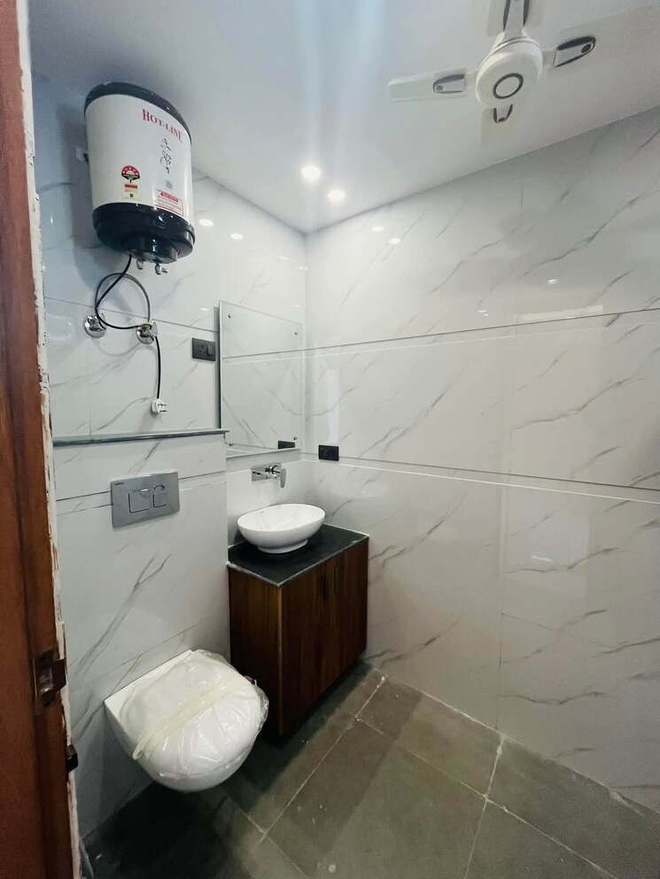 Attached Bathroom, sector 43 3 Bedroom 1800 Sq.Ft. Builder Floor In Sector 43 Faridabad 8066785