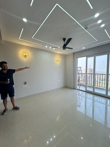 Room in 3 BHK Apartment at Tata Eureka Park, Sector 150 – for Sale