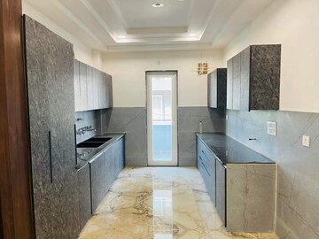 Kitchen in 4 BHK Builder Floor at Sector 42 – for Sale