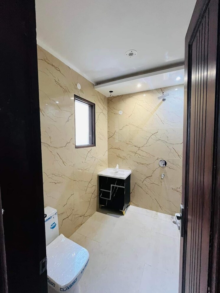 Attached Bathroom, sector 42 4 Bedroom 2550 Sq.Ft. Builder Floor In Sector 42 Faridabad 8066887