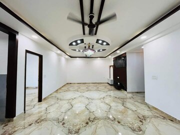 Living Room in 4 BHK Builder Floor at Sector 42 – for Sale