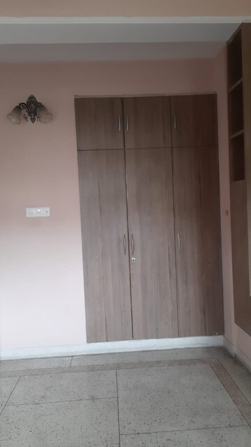 Furnished Amenities in 3 BHK Apartment at Sector 18, Dwarka – for Rent