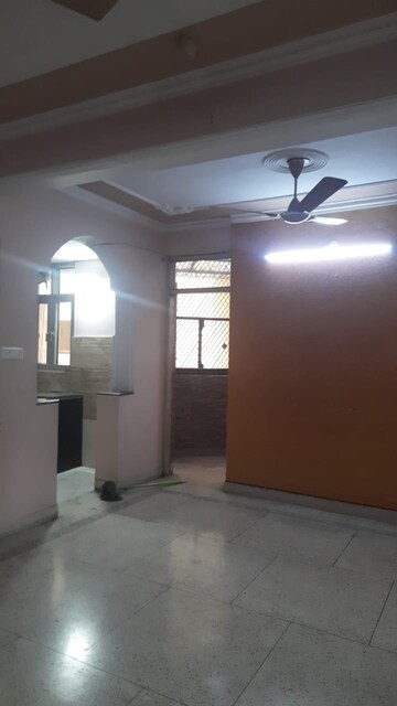 Room in 3 BHK Apartment at Sector 18, Dwarka – for Rent