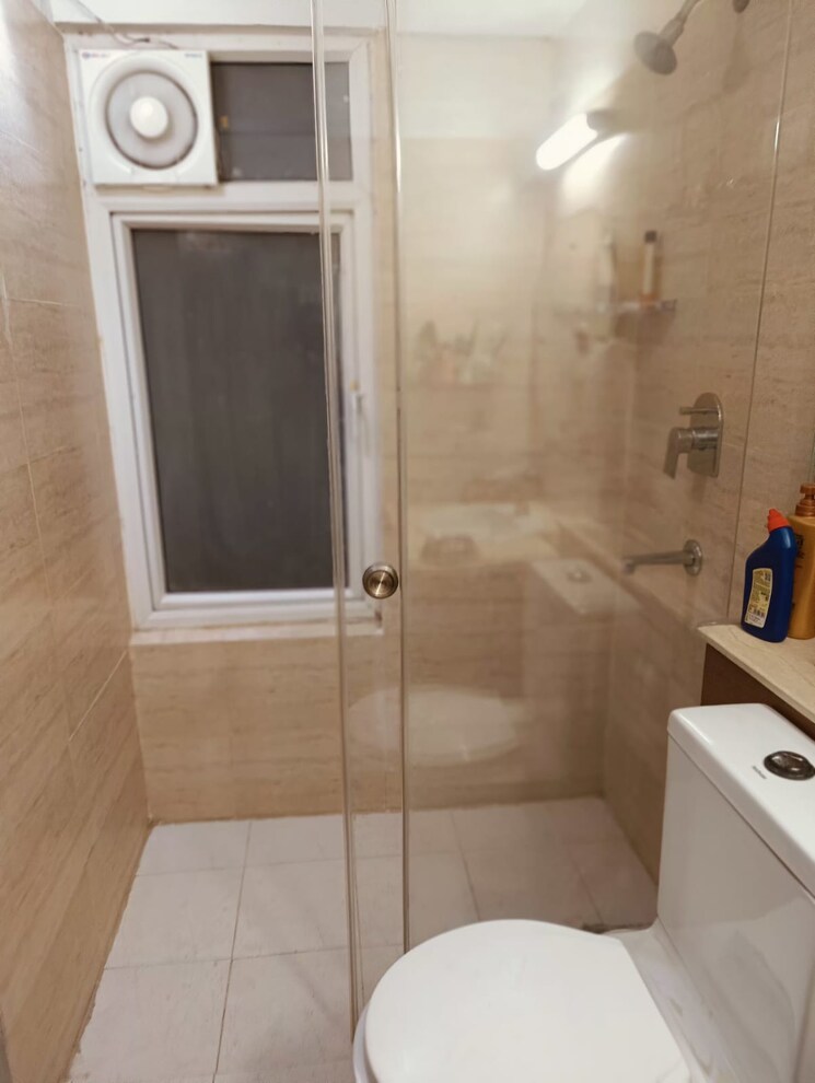 Bathroom, mahagun-moderne 3 Bedroom 1435 Sq.Ft. Apartment In Sector 78 Noida 8066885