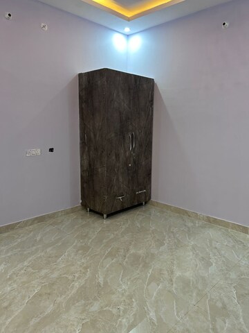 Room in 3 BHK Independent House at Jankipuram – for Sale