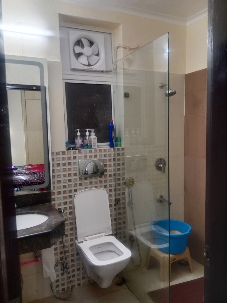 Bathroom, smart-world-orchard 3 Bedroom 1630 Sq.Ft. Apartment In Sector 61 Gurgaon 8066900