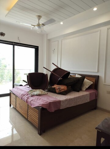 Bedroom in 3 BHK Builder Floor at Ansal Sushant Lok I, Sector 43 – for Rent
