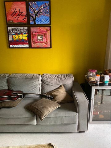 Bedroom in 3 BHK Apartment at Santacruz West – for Rent