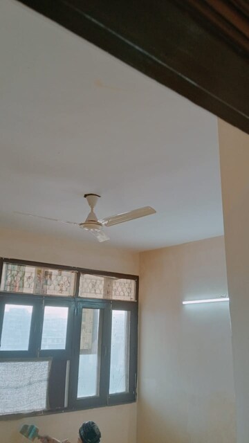 Furnished Amenities in 3 BHK Apartment at Sector 11 Dwarka – for Rent