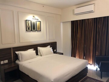 Bedroom in 4 BHK Apartment at Gulshan Vivante, Sector 137 – for Rent