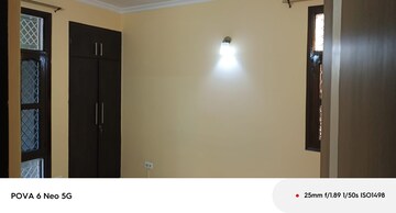 Room in 3 BHK Apartment at Sector 12 Dwarka – for Rent