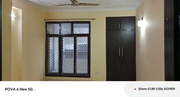 Room in 3 BHK Apartment at Sector 12 Dwarka – for Rent