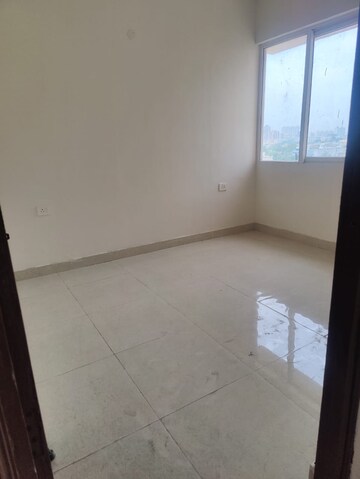 Room in 2 BHK Apartment at Signature Global Orchard Avenue, Sector 93 – for Rent