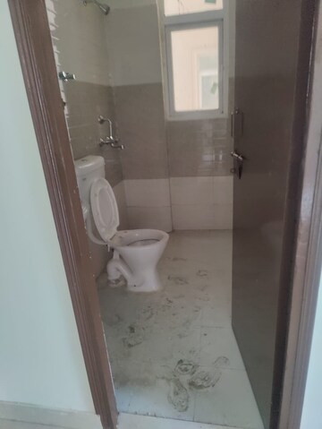 Bathroom in 2 BHK Apartment at Signature Global Orchard Avenue, Sector 93 – for Rent