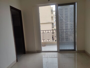 Room in 2 BHK Apartment at Signature Global Orchard Avenue, Sector 93 – for Rent