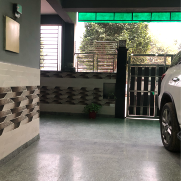 Parking in 2.5 BHK Villa at Sector 21 – for Rent