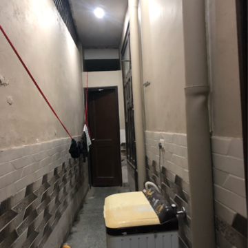 Bathroom in 2.5 BHK Villa at Sector 21 – for Rent