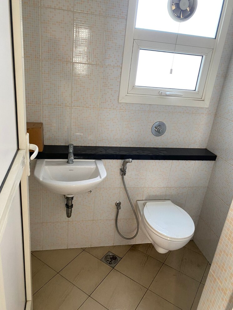 Bathroom, pareena-coban-residences 2 Bedroom 1550 Sq.Ft. Apartment In Sector 99a Gurgaon 8067096