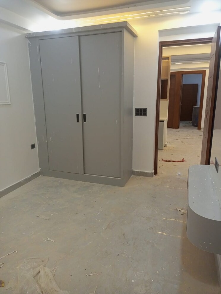 Room, sector 73 1 Bedroom 650 Sq.Ft. Builder Floor In Sector 73 Noida 8067171