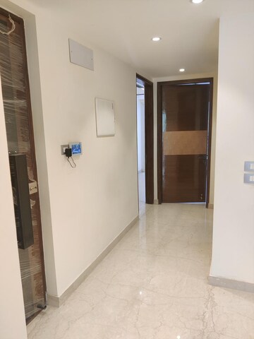 Room in 3 BHK Builder Floor at Ansal Sushant Lok I, Sector 43 – for Rent