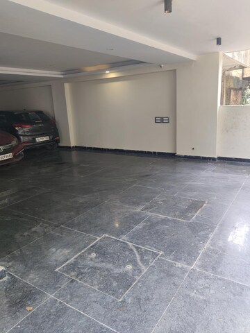 Room in 3 BHK Builder Floor at Ansal Sushant Lok I, Sector 43 – for Rent