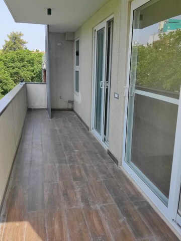 Balcony in 3 BHK Builder Floor at Ansal Sushant Lok I, Sector 43 – for Rent