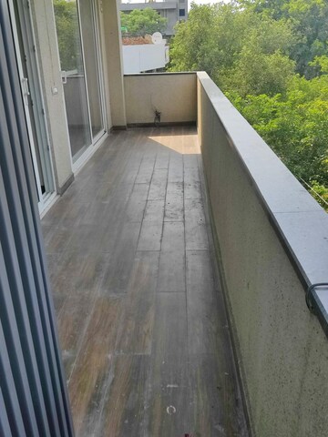 Balcony in 3 BHK Builder Floor at Ansal Sushant Lok I, Sector 43 – for Rent
