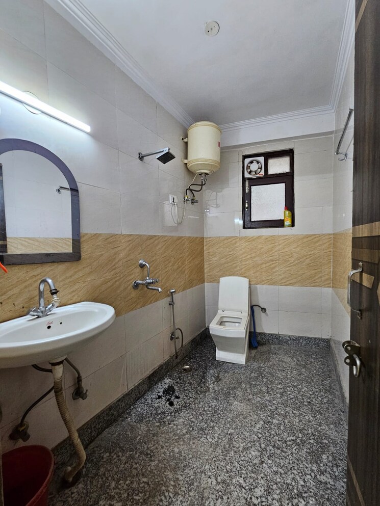 Bathroom, neb sarai 1 Bedroom 425 Sq.Ft. Builder Floor In Neb Sarai Delhi 8067181