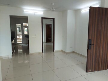 Room in 3 BHK Apartment at Hermitage Centralis, Vip Road – for Rent