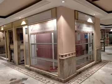  Shop For Rent in New Friends Colony