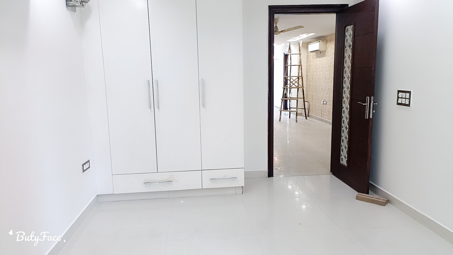 3 BHK + Servant Room Apartment For Sale in Vipul Lavanya